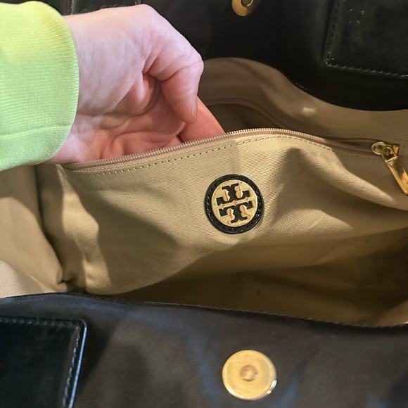 TORY BURCH ELLA PATENT TOTE BAG - Picture 11 of 17
